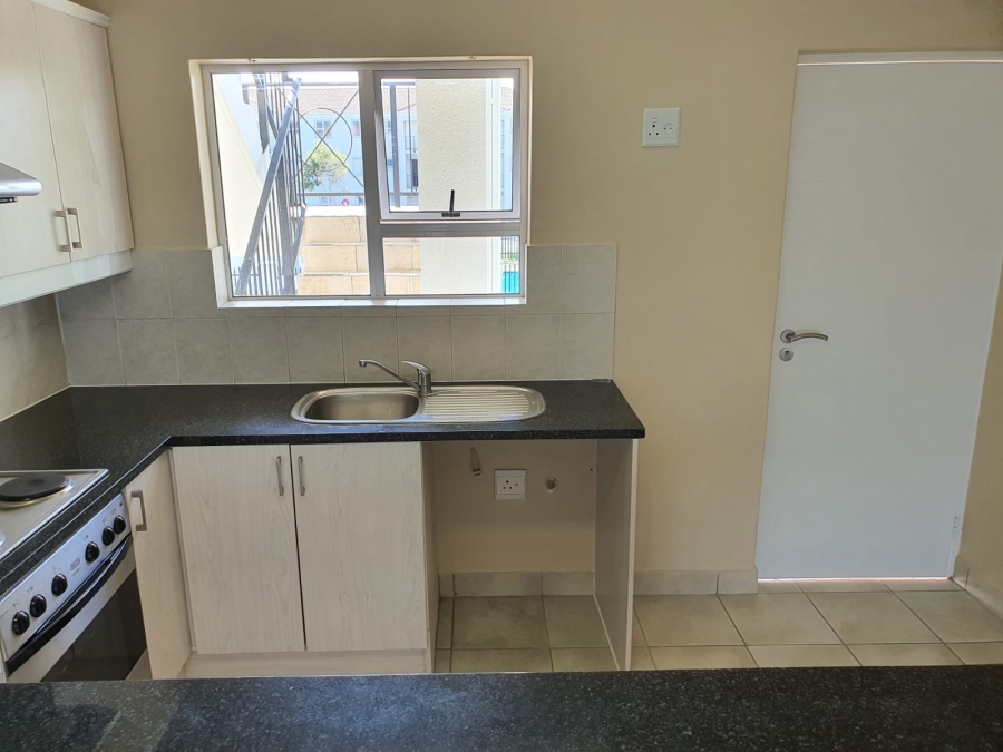 To Let 2 Bedroom Property for Rent in Heritage Park Western Cape